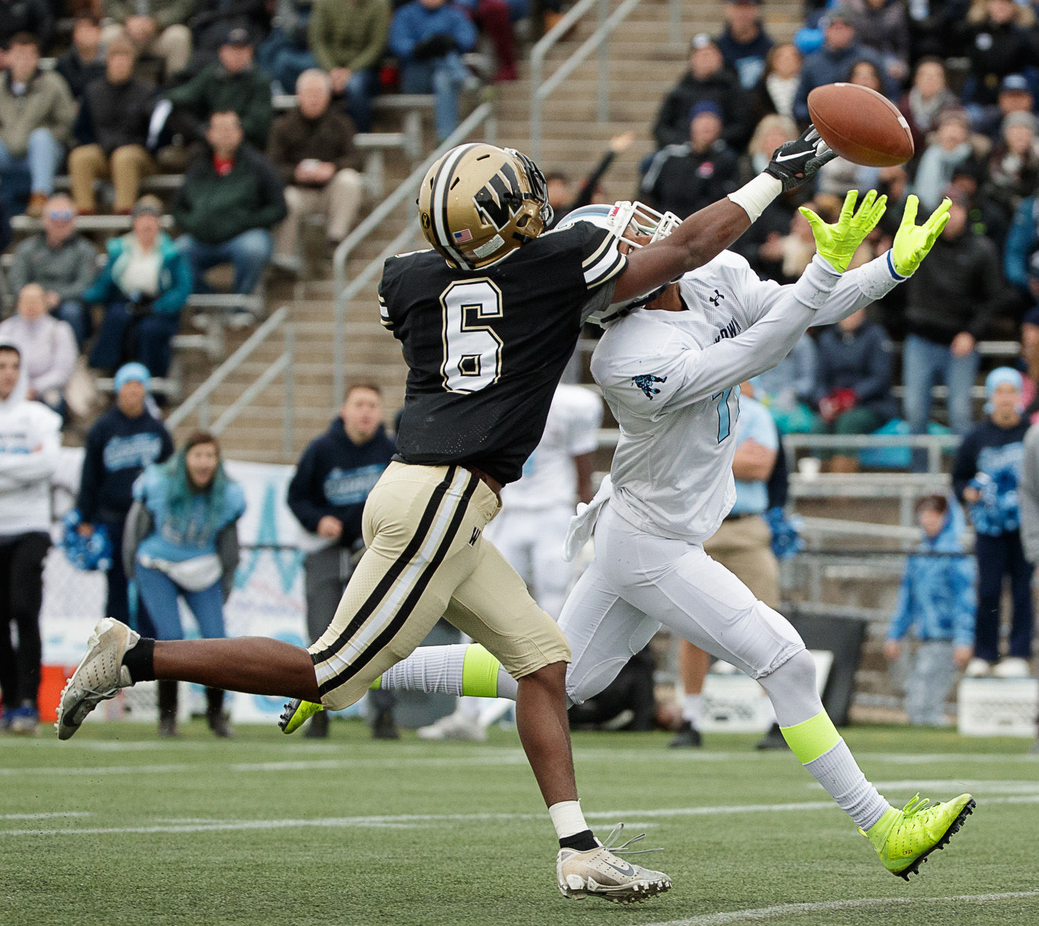 Yorktown football region final action 15